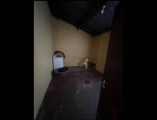 6 BEDROOM HOUSE FOR SALE IN TEMBISA CENTRAL